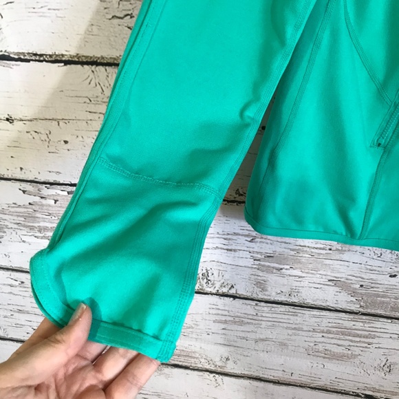 Kaela Activewear Zip Jacket - Moss - SIZE SMALL